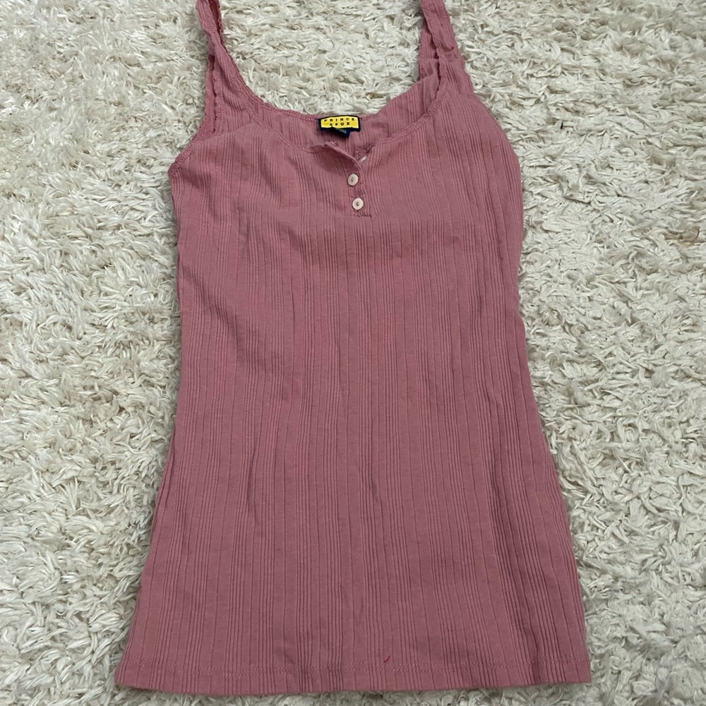 pink tank top